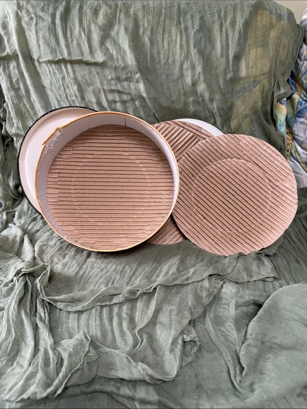 Vintage Look Rosanna Dessert Plate Set